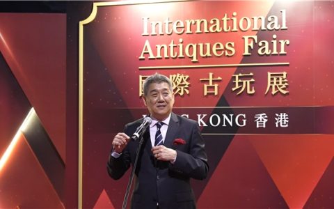 龙铭鹤现身香港国际古玩展 上演“传承与科技”的碰撞大秀
